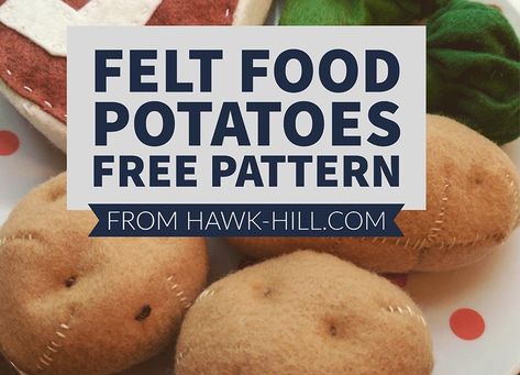 Free Pattern and Tutorial for a Steak, Potatoes, and Broccoli Felt Food Dinner Steak Potatoes And Broccoli, Toasted Hot Dog Buns, Felt Chicken, Food Hot Dog, Baked Hot Dogs, Potatoes And Broccoli, Hot Dog Bun, Steak And Broccoli, Crinkle Cut Fries