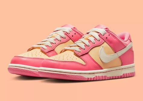 Buy Sneakers, Dr Shoes, Trendy Shoes Sneakers, Preppy Shoes, Pretty Shoes Sneakers, Sneakers Looks, Youth Shoes, Cute Nike, Fresh Shoes