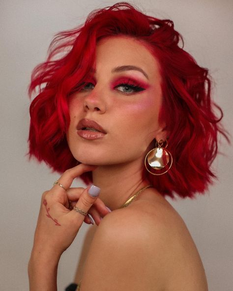 Red Bob Hair, Vibrant Red Hair, Red Hair Looks, Hair Color Guide, Cherry Red Hair, Shades Of Red Hair, Short Red Hair, Red Hair Inspo, Bright Red Hair