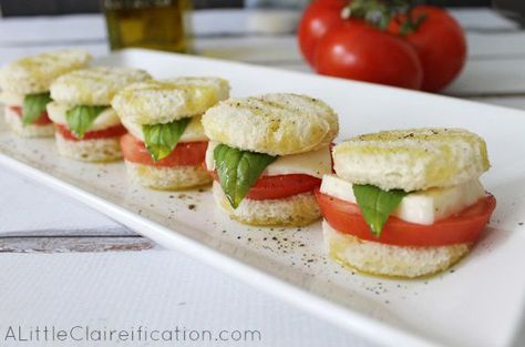 While tomato and mozzarella are often served together as an appetizer, turning the classic combination into a sandwich makes it even more tasty. Get the recipe at A Little Claireification. MORE: 26 New Ways to Eat Caprese Salad This Summer Friendsgiving Recipes Appetizers, Small Sandwiches, Pilsbury Recipes, Baby Shower Brunch Food, Tea Party Sandwiches, Appetizers For Kids, Party Sandwiches, Tea Ideas, Tea Party Food