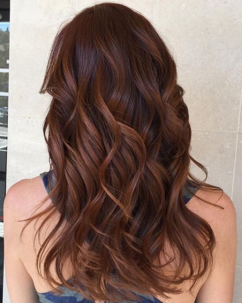 reddish brown hair with caramel highlights Caramel Brown Hair, Brown Hair With Caramel Highlights, Reddish Brown Hair, Chestnut Hair, Caramel Hair, Caramel Highlights, Hair Color Auburn, Red Highlights, Voluminous Hair