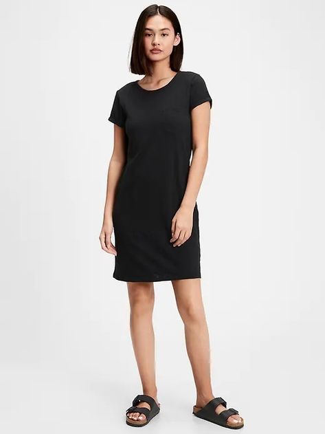 Discover great products at the best prices at Dealmoon. Pocket T-Shirt Dress. Price:$5.38 Black Tshirt Dress, Tunics With Leggings, Pocket Tee Shirts, Preppy Chic, Tee Shirt Dress, Gap Dress, Gap Women, Pocket Tshirt, Tee Dress