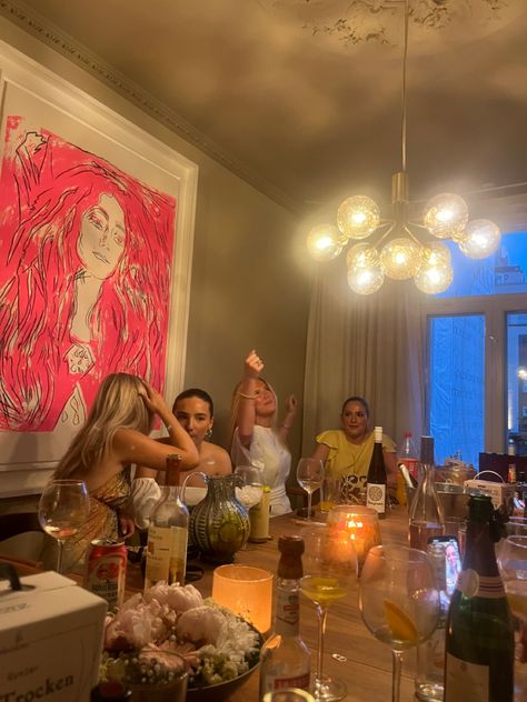 Hosting Wine Night, Hosting Dinner Aesthetic, Girl Dinner Aesthetic, Uni Life, Dream Lifestyle, Birthday Dinners, Teenage Dream, Future Life, Friend Photos