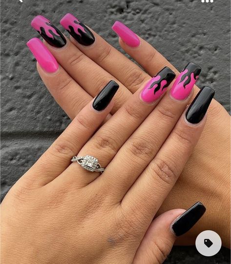 Flame Nail Designs, Nail Designs Hot Pink, Pink Black Nails, Flame Nail Art, Punk Nails, Hot Pink Nails, Diy Nail Designs, Black Nail, Pink Acrylic Nails