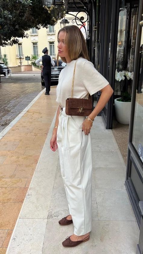 Jazz Outfits, White Slacks, Outfit Primavera, Spring Fits, Miami Fashion, Fashion Mistakes, Street Outfit, Style Mistakes, Cool Street Fashion