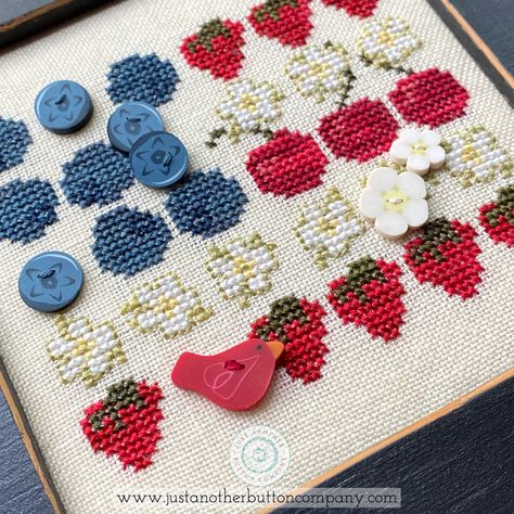 Blueberry Cross Stitch, Create A Flag, Patriotic Cross, Everything Cross Stitch, Stitching Projects, White Cherry Blossom, Free Chart, Strawberry Blueberry, Creative Arts And Crafts