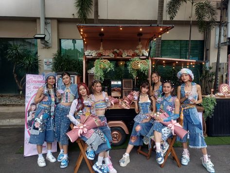 Bini Ph, My Melody Wallpaper, Aesthetic Style, Tiktok Style, Woman Crush, Best Friends Photos, Friend Photos, Denim Outfit, Aesthetic Fashion