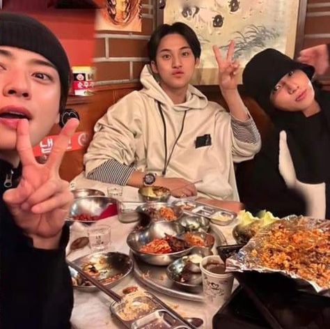 Jungkook having dinner with Mingyu & Eunwoo ♡ an instagram update from min9yu_k..

#MingYu with #Jungkook and Eunwoo..
https://www.instagram.com/p/CqxAszYrYv0/?igshid=YmMyMTA2M2Y=

230408 ASTRO 아스트로 
#ChaEunWoo | #차은우 | #チャウヌ | #车银优 | #ชาอึนวู | #이동민 | #로하수호 | #아스트로 | #ASTROBTS LIVE WEVERSE (APRIL,8,2023)230407 Weverse Live230407 Weverse LiveMelOn Magazine | Exclusive photos 💜

#사람_Pt2 #People_Pt2 #SUGA #AgustDxIU

~ Moonie 🐱🌙230407 Weverse Live230407 Weverse Live 97 Liners Squad, Jungkook Party, 97 Liners, 97 Line, Wooga Squad, Korean Bands, April 7, Jaehyun Nct, Cha Eun Woo