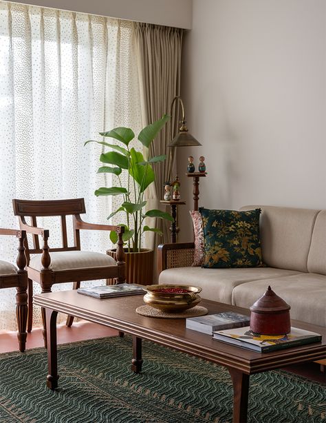 From designer to dweller: Gayathri Padmam of Aanai Design Studio crafts her Kathakali-inspired Bengaluru home 800 Sq Ft House Interior Design, Architectural Digest India Living Rooms, Apartment Interior Indian, Indian Traditional Interior Design, Small Living Room Aesthetic, Wooden Furniture Living Room, Indian House Interior, Traditional Indian Home Decor, Indian Living Room Decor