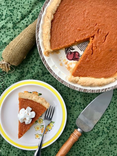 Carrot Pie Carrot Pie Recipe, How To Cook Rhubarb, Carrot Pie, Deserts Recipes, Supper Tonight, Spring Time Desserts, Kinds Of Pie, Easy Sweets, Sweet Carrot