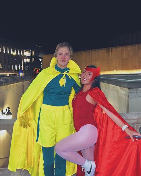 Xmen Couples Costume, Mr And Mrs Incredible Costume Couple, Comic Con Couple Costumes, Nerd Couple Costumes, Marvel Couple Costume, Wanda And Vision Costume, Mr And Mrs Incredible Costume, Couples Movie Costumes, Super Hero Couple Costumes