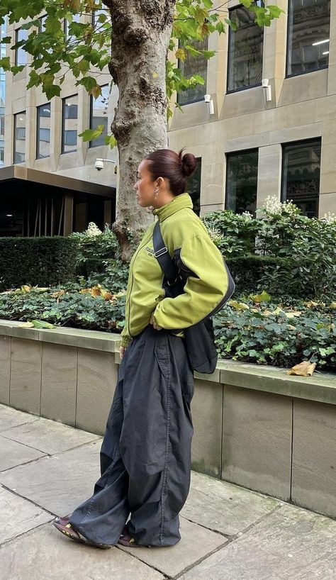 Modest Streetwear, Activewear Photoshoot, Trekking Outfit, Tech Jacket, Hijabi Fits, Tactical Wear, Outfits For Women, Fashion Streetwear, Streetwear Outfits