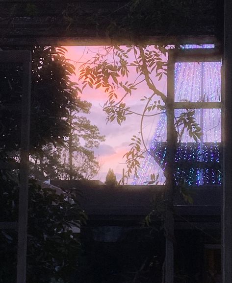 Dreamy Scenery Aesthetic, Eerie Aesthetic Pink, Dreamy Aesthetic Purple, Glitter Sky Aesthetic, Green Pink And Purple Aesthetic, Soft City Aesthetic, Pastel Violet Aesthetic, Fairy Purple Aesthetic, Pink Purple Green Aesthetic