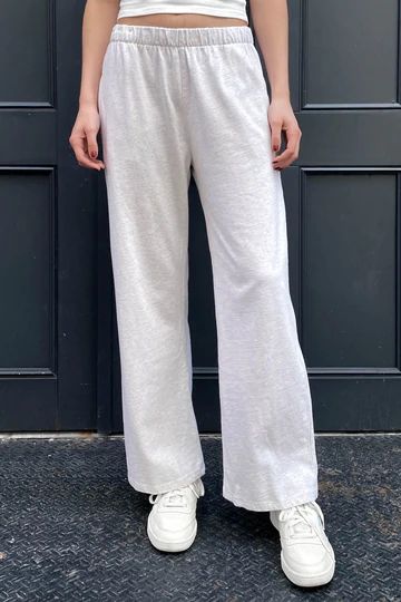 SWEATPANTS & SWEATSHIRTS – Brandy Melville Sweatpants Brandy Melville, Anastasia Sweatpants, Brandy Sweatpants, Brandy Melville Sweatpants, Sweatpants White, Brandy Melville Pants, Brandy Melville Usa, Sweatpants Outfit, Cotton Sweatpants