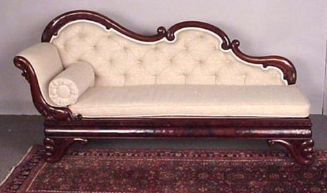 <3 Gothic Sofa, Sofa Santai, Leather Chaise Lounge, Set Meja Makan, Couch Design, Chaise Lounge Sofa, Antique Sofa, Victorian Furniture, Woman Bedroom