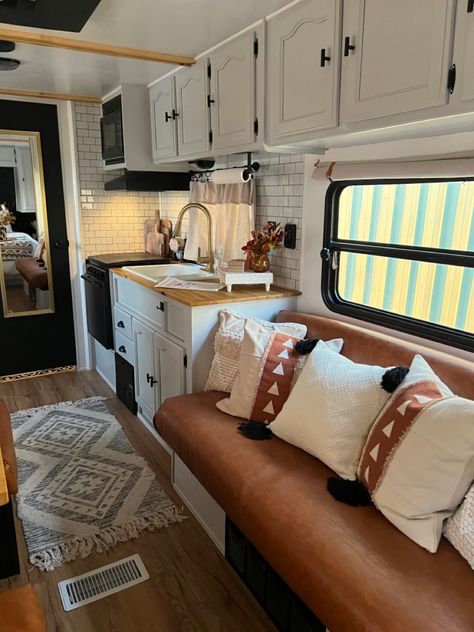 Fema Camper Remodel, Camper Outdoor Kitchen Remodel, Exterior Camper Makeover, Boho Camper Remodel, Hybrid Camper Remodel, Old Camper Makeover, Farmhouse Camper Decor, Cute Camper Interior, Boho Rv Remodel