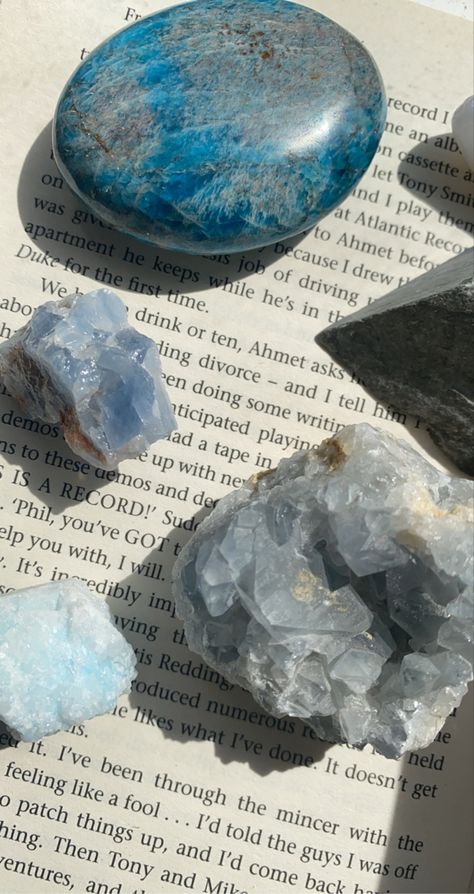 Amazonite Aesthetic, Crystal Vibes, Crystal Altar, Crystal Aesthetic, Spiritual Crystals, Pretty Rocks, Blue Gems, Crystal Shop, Clear Coat