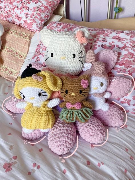 Hello Kitty Crochet Plushie, Cute Crochet Ideas Aesthetic, Sewing Projects Aesthetic, Pink Crochet Ideas, My Melody Crochet, Crochet Hello Kitty, Hello Kitty Crochet, Crochet Fairy, Crochet Pink