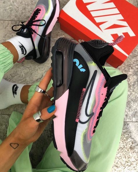 Nike 2090, Air Max 2090, Mens Fashion Edgy, Nike Shoes Jordans, Summer Sneakers, Shoe Nike, Aesthetic Shoes, Instagram Summer, Nike Shoes Women