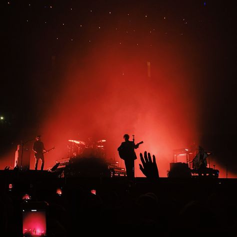 Harry Styles Dark, Dark Room Photography, Live On Tour, Harry Styles Live On Tour, Piano Guitar, Harry Styles Live, Music Collage, Concert Aesthetic, Twitter Layouts