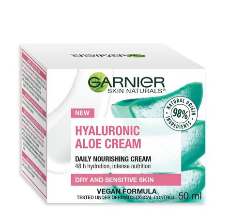 Skin Care Video, Lagertha Hair, Aloe Cream, Garnier Skin Care, Aloe On Face, New Year Hairstyle, Frizzy Curly Hair, Garnier Skin Active, Celebrity Hair Stylist