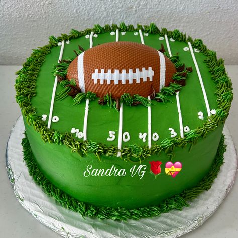 Nfl Theme Party Ideas Football Birthday, American Football Cake Ideas, Football Bday Cake, Nfl Cake Ideas, Football Birthday Cakes For Boys, Round Football Cake, Football Theme Birthday Cake, Football Cakes For Boys Birthdays, Football Birthday Cake Boys