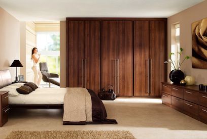 Bedroom Brown Wardrobe Design, Brown Wardrobe Bedroom, Brown Wardrobe, Apartemen Studio, Minimalist Dekor, Bedroom Cabinet, Beautiful Bedroom Designs, Beautiful Bedroom Decor, Wardrobe Bedroom