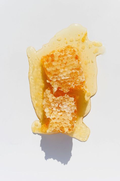 Benefits Of Royal Jelly, Royal Jelly Benefits, Honey Skincare, French Beauty Secrets, Trending Skincare, French Skincare, Anti Aging Secrets, Mask Sheet, French Beauty