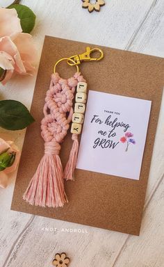 Cute Handmade Gifts For Teachers, Macrame Birthday Gift, Teacher Macrame Gifts, Handmade Gifts For Teachers Unique, How To Wrap A Keychain As A Gift, Gift Ideas For Teachers Birthday, Macrame Teacher Gift, Keychain Gift Wrapping Ideas, Teachers Day Handmade Gifts