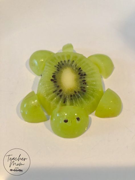 Kiwi & Green Grapes Kiwi Turtle Snack, Kiwi Turtles, Kiwi Turtle, Kiwi And Grape Turtles, Kiwi Grape Turtle, Turtle Snacks, Kiwi Recipes, Fun Kid Lunch, Monster Food