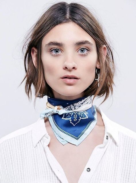 Ways To Wear a Bandana: 5+ Cute Ways To Wear a Bandana Hair Tuck, Asymmetrical Hairstyles, Parisienne Chic, Bold Brows, Fringe Hairstyles, Hairstyles Over 50, Scarf Tying, Boho Hairstyles, Sonia Rykiel