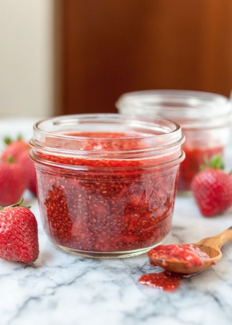 Using the gelling power of tiny chia seeds, you can transform a few cups of ripe fruit into a low-sugar, spreadable, spoonable jam in about 20… Chia Jam Recipe, Low Sugar Jam, Homemade Jams, Chia Recipe, Freezer Jam, Chia Seed Recipes, Chia Jam, Jam And Jelly, Healthy Meal Delivery Service