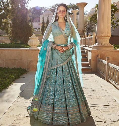 4-sabyasachi-lehenga-accorsing-to-zodiac-libra Orang India, Sabyasachi Bridal, Latest Bridal Lehenga, Sabyasachi Lehenga, Nikkah Dress, Lehnga Dress, Ritu Kumar, Designer Bridal Lehenga, Green Lehenga