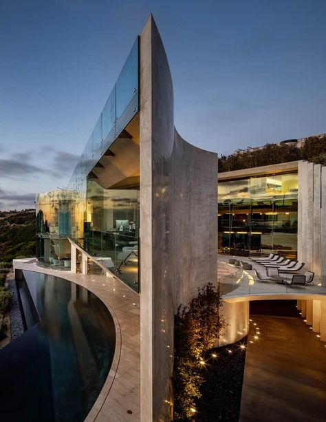 Alicia Keys House, Razor House, Edge Of A Cliff, Swizz Beatz, Ultra Modern Homes, Iron Man Movie, Mansion Designs, Property Design, Expensive Houses