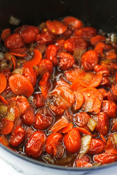 Roasted tomato chutney simmering in pot over med-low heat. Roasted Tomato Chutney Recipes, Tomato Chutney Recipes, Tomato Chutney Recipe, Oven Roasted Tomatoes, Tomato Chutney, Cooked Carrots, Roasted Tomato, Chopped Carrots, Grilled Veggies