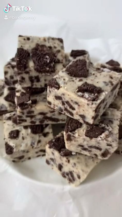 Oreo Fudge, Ultimate Cookies, Oreo Recipes, Läcker Mat, حلويات صحية, Easy Baking Recipes Desserts, Tasty Baking, Sweet Snacks Recipes, Deilig Mat