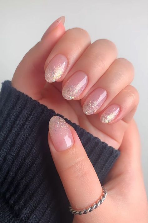 Fall Nails For Wedding Guest, Simple Glitter Nails Short, Guest Wedding Nails, Glitter Ombre Nails Almond, Wedding Guest Nails Ideas, Nails For Wedding Guest, Nails Wedding Guest, Wedding Guest Nails, Nail References