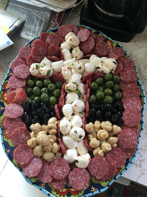 Confirmation Dinner Ideas, 1st Communion Food Ideas, First Communion Appetizers, Confirmation Party Food, Cross Shaped Food, First Communion Charcuterie Board, Confirmation Food Ideas, Communion Food Ideas, First Communion Brunch Ideas