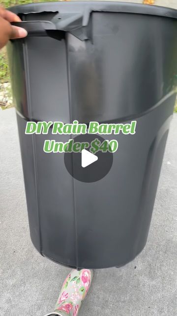 Diy Water Barrel, Rain Barrel Ideas, Rainwater Barrel, Rain Barrel Diy, Collect Rain Water, Diy Rain Barrel, Rain Catcher, Garden Goals, Water Barrel