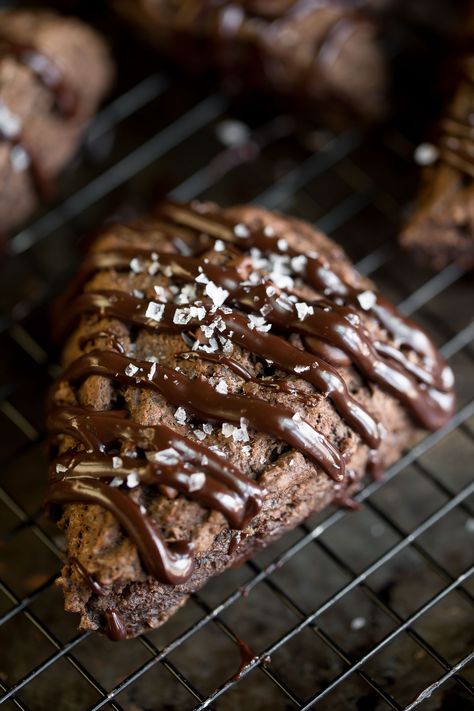 Triple Chocolate Scones Chocolate Scones Recipe, Chocolate Scones, Breakfast Burger, Bread Appetizers, Dessert Dips, Melting Chocolate Chips, Chocolate Glaze, Triple Chocolate, Chocolate Craving