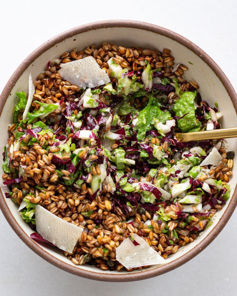 Crispy Farro Salad on Walnut Mustard Cream - Justine Doiron Crispy Farro Salad, Baked Salads, Crispy Farro, Dream Salad, Justine Snacks, Justine Doiron, Farro Salad Recipes, Fall Salads, Walnut Cream