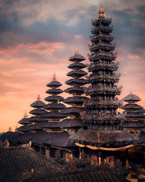 Bali Wallpaper, Balinese Architecture, Temple Bali, Tibetan Art, Southeast Asia Travel, Tourist Spots, Burj Khalifa, Art Travel, Ubud