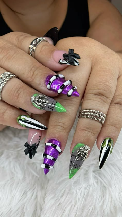 Nail art, Halloween nails, beetle juice Nails Quince, Beetlejuice Nails, Halloween Fall Nails, Nail Vibes, Horror Nails, Gel X Nail, Nail Art Halloween, Cartoon Nails, Witchy Nails