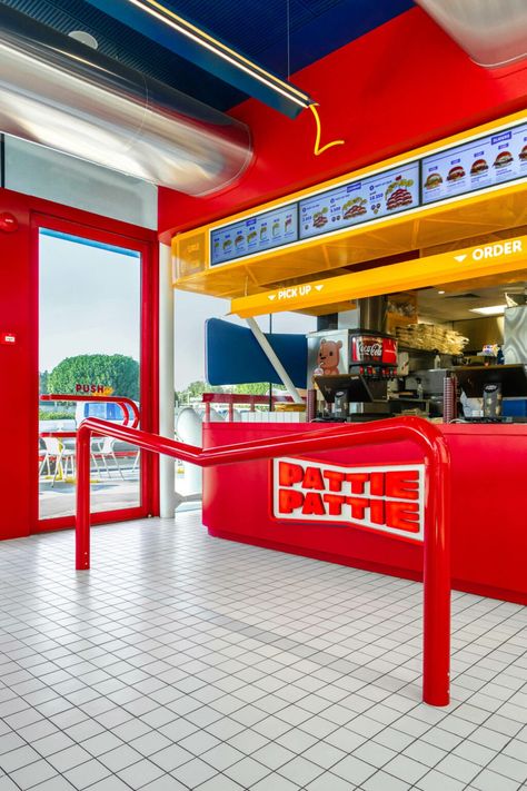 Pattie Pattie, an Eatery in Kuwait, Channels a U.S. Aesthetic Fast Food Restaurant Design, Turkey Patties, American Cafe, Casual Restaurant, Fast Casual Restaurant, White Tile Floor, Casual Restaurants, Retro Diner, New York Studio