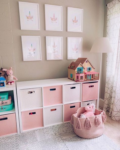 39+ Fun Playroom Organization Ideas For Girls You Will Love Toyroom Ideas, Storage Ideas For Kids Room, Playroom Decoration Ideas, Girl Toy Storage, Pink Playroom, Playroom Decor Ideas, Toy Room Organization, Girls Playroom, Toddler Girl Room