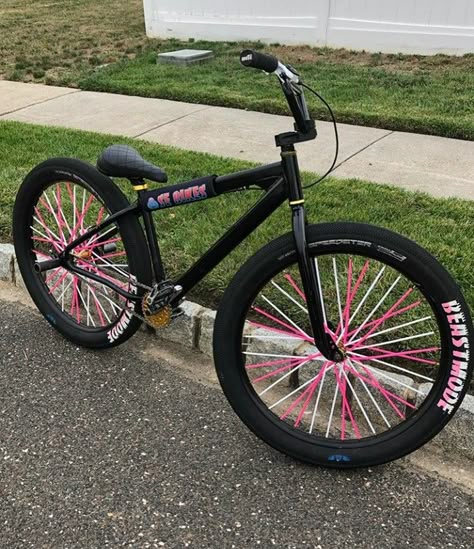 Wheelie Bike Bicycles, Lil Uzi Vert Cartoon, Bike Stunt, Se Bikes, Bicycle Paint Job, Bicycle Mountain, Black Bicycle, Motorcross Bike, Stunt Bike