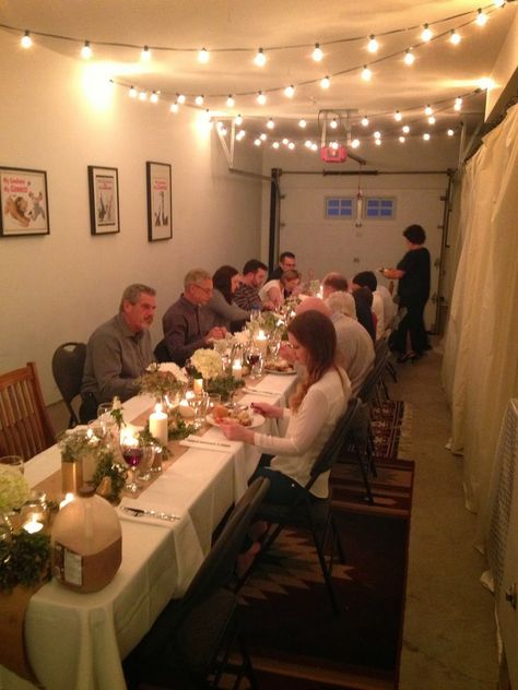 Party Photo Ideas, Thanksgiving Dining, Galentines Day Ideas, Garage Party, Thanksgiving Dinner Party, Mommy Birthday, Party Hacks, Garage Makeover, Space Wedding