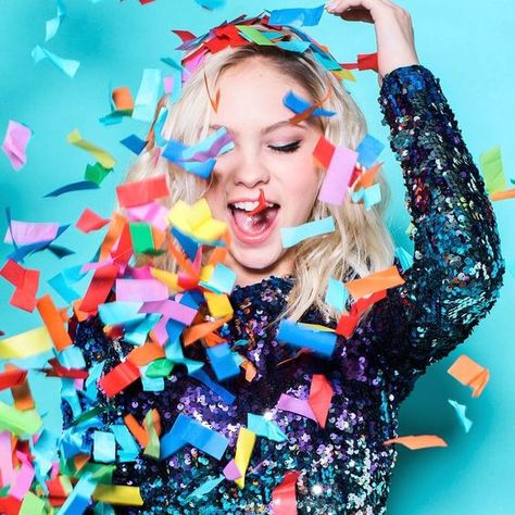 Confetti Photoshoot, Birthday Photoshoot Ideas, Black Pinterest, Pop Magazine, Cover Picture, Jordyn Jones, Fun Photoshoot, Summer Street, Foto Poses