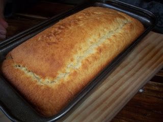 Mealie Bread from South Africa - Loving Learning Mealie Bread, Cake With Sour Cream, Coconut Curry Chicken Recipes, Blueberry Bread Recipe, Bread Tin, Dairy Free Treats, Lemon Blueberry Bread, African Cooking, Sour Cream Cake