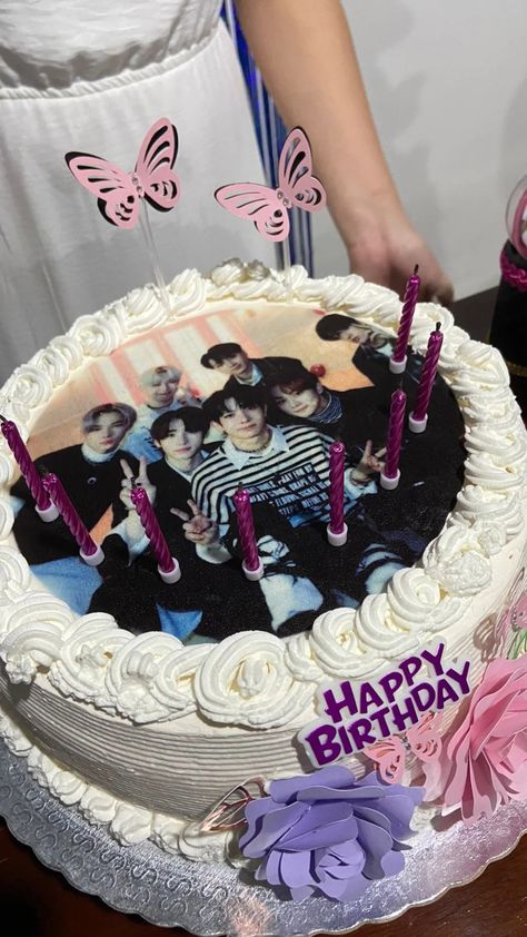 K Pop Cake Ideas, Enhypen Cake Design, Enhypen Birthday Cake, Enhypen Cake Ideas, Kpop Cake Ideas, Kpop Cake, 14th Birthday Cakes, 13 Birthday Cake, Summer Birthday Party